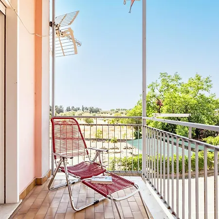 Seaside Escape - Cozy In