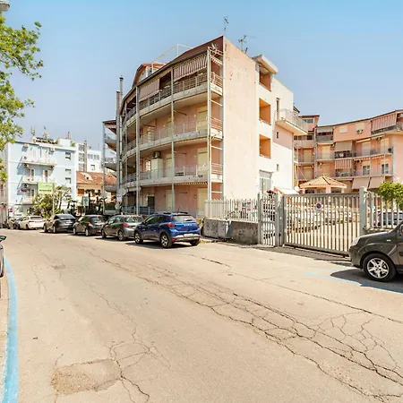 Seaside Escape - Cozy In *